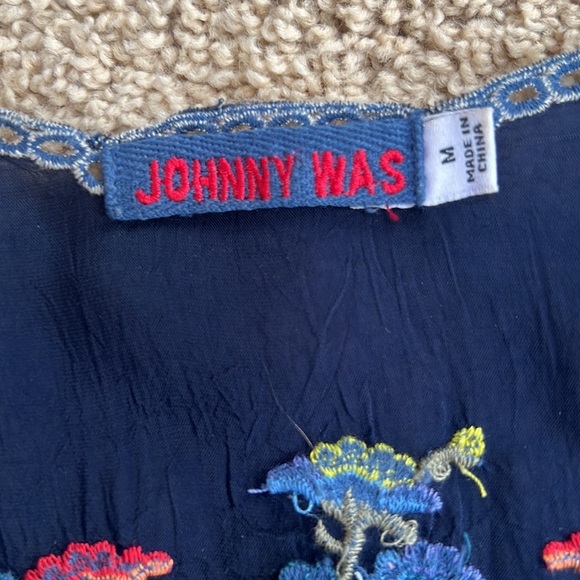 Johnny Was size M blue sky embroidered scalloped top - Picture 6 of 12